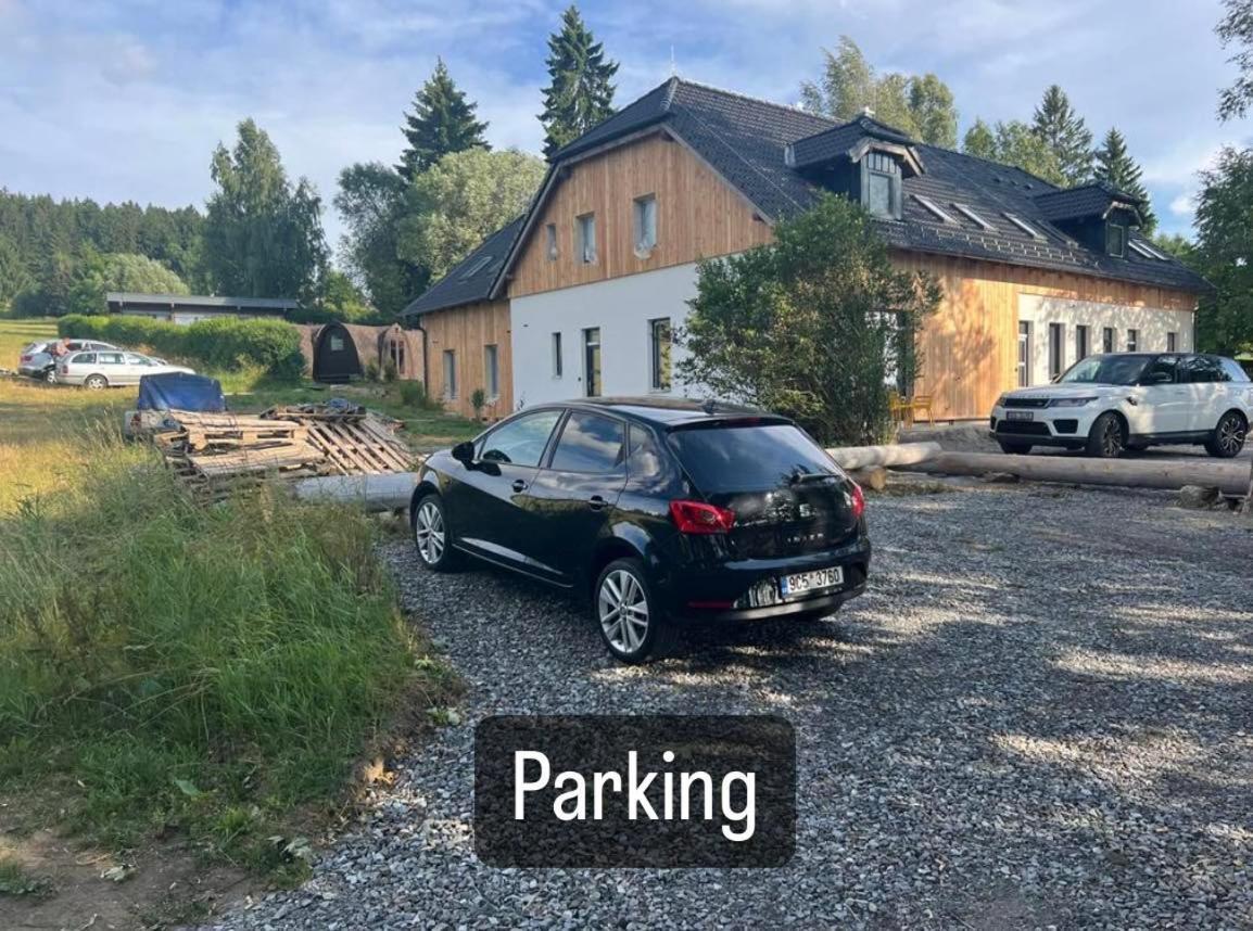 Hobiti Chatka Lipno Černá v Pošumaví Eksteriør bilde